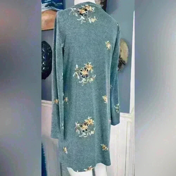 Figueroa & flower embroidered cardigan, Grannycorp, HippieChic, Folksy, Artistic - Picture 3 of 7